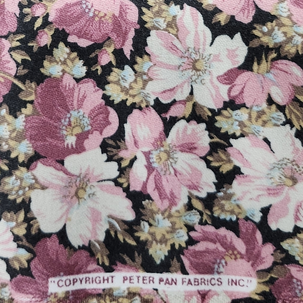 4.5 Yards Vintage Floral Apparel Fabric - Picture 2 of 3